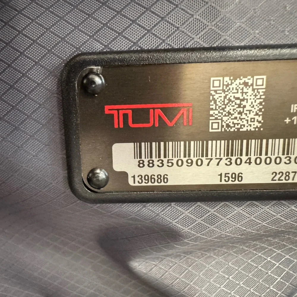Tumi 19 DEGREE Extended Trip Expandable 4 Wheeled Packing Case Navy Blue